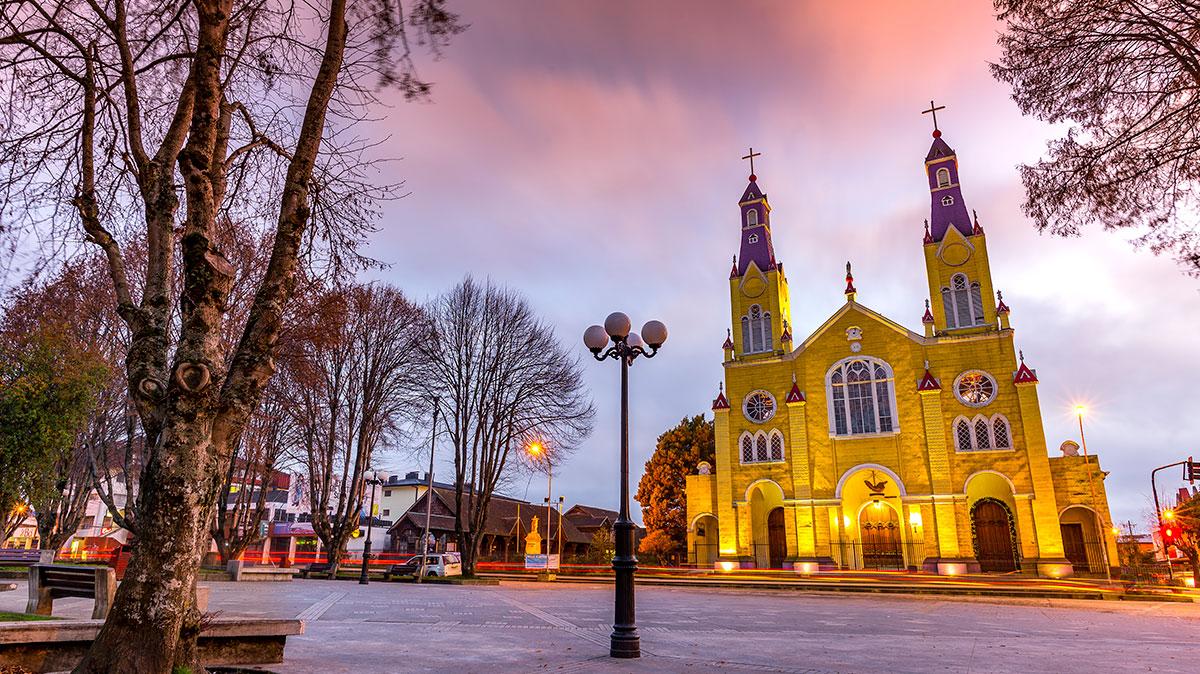 Tour Isla de Chiloé – Mitos y Colores